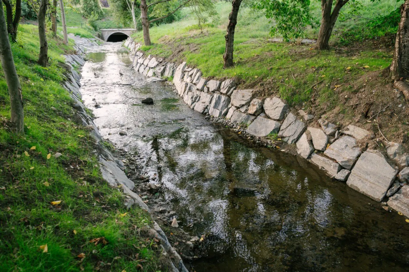 Revitalizací se zlepšily jak odtokové poměry vody, tak přirozené zadržovací schopnosti koryta.